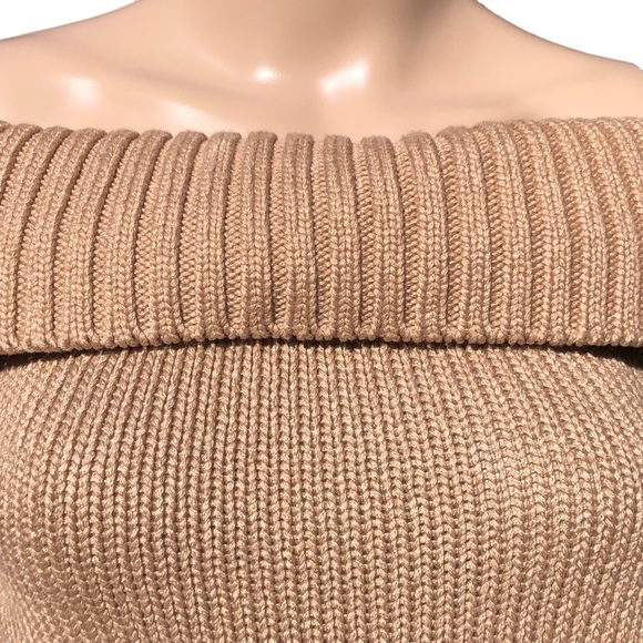 COPY - CELINE NWOT cashmere and silk golden beige sweater Sz m - Picture 9 of 13